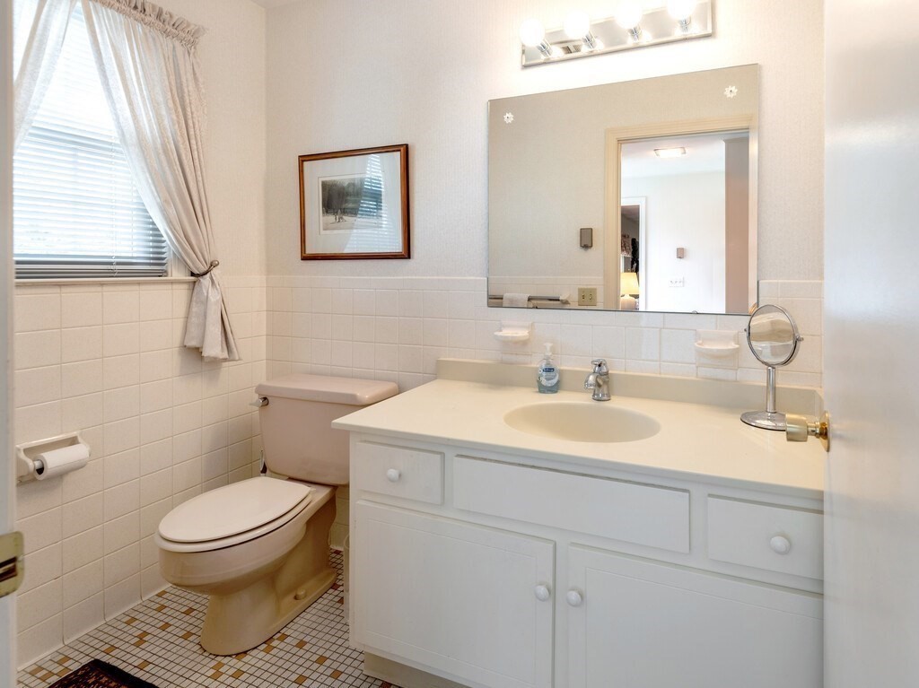 11 Founders Road Shrewsbury, MA 01545 - Photo 19 of 39