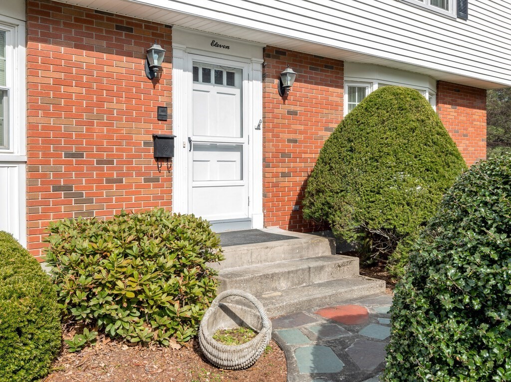 11 Founders Road Shrewsbury, MA 01545 - Photo 3 of 39