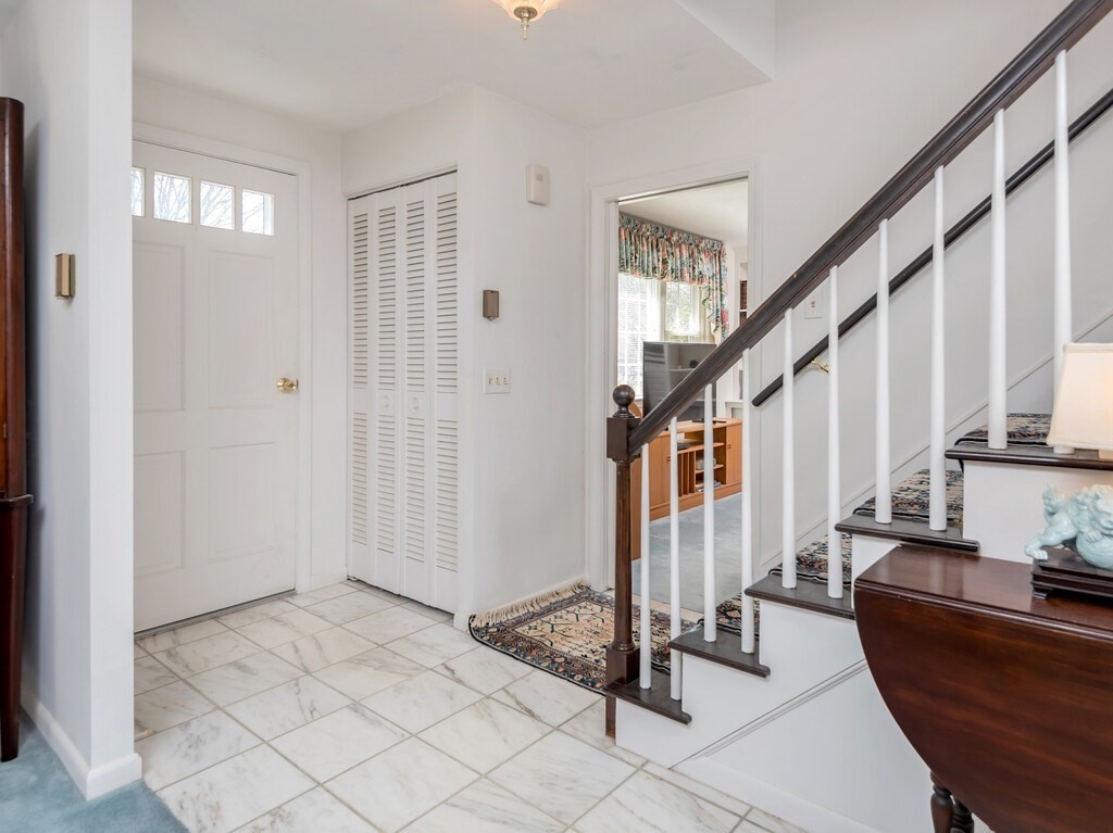 11 Founders Road Shrewsbury, MA 01545 - Photo 4 of 39