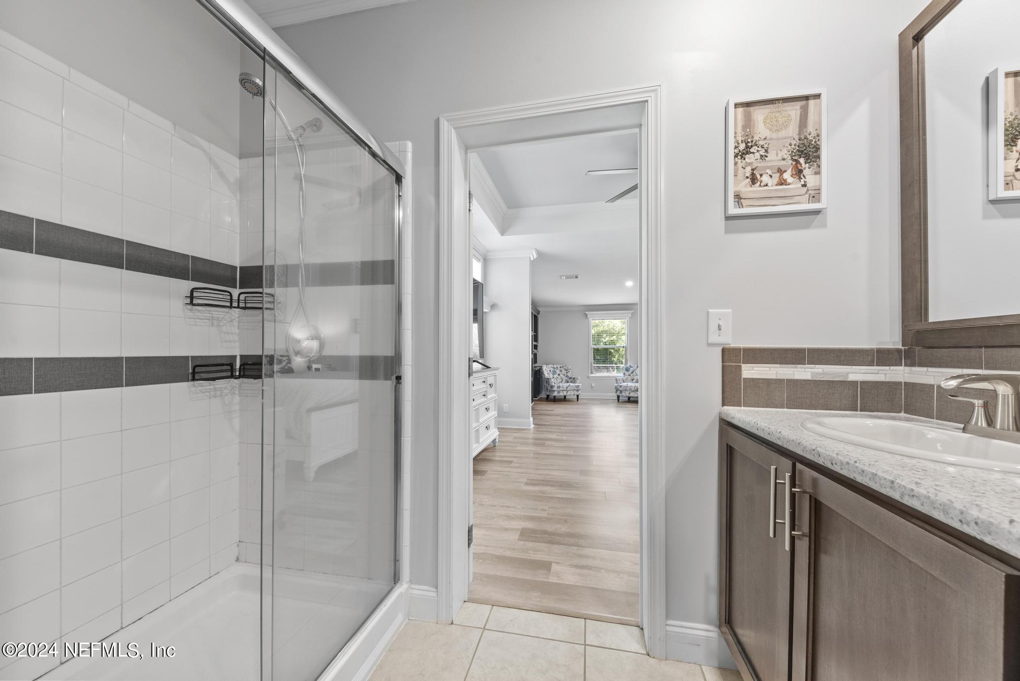 9068 Old Plank Road Jacksonville, FL 32220 - Photo 21 of 36 Owners Bathroom