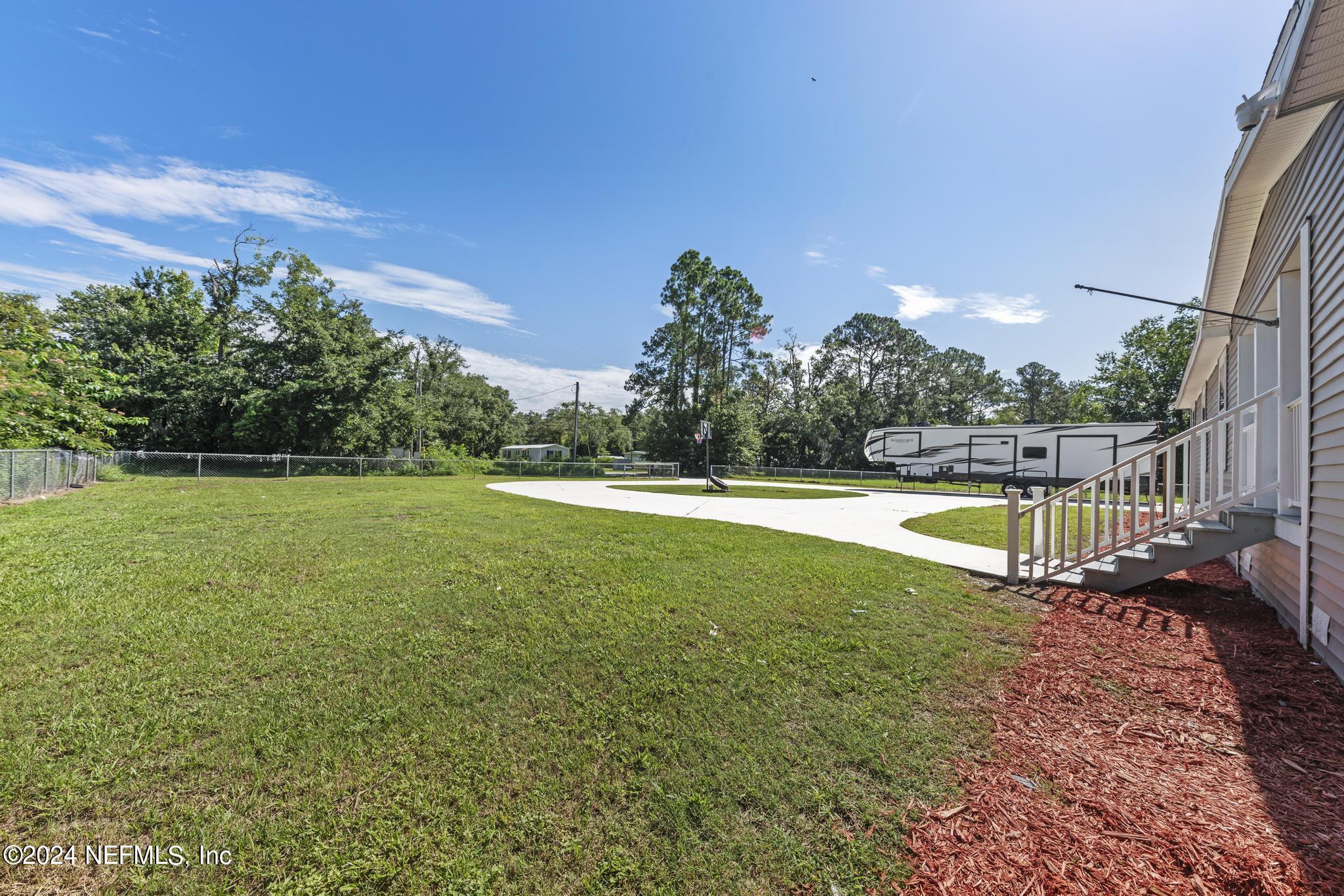 9068 Old Plank Road Jacksonville, FL 32220 - Photo 6 of 36 Front Yard