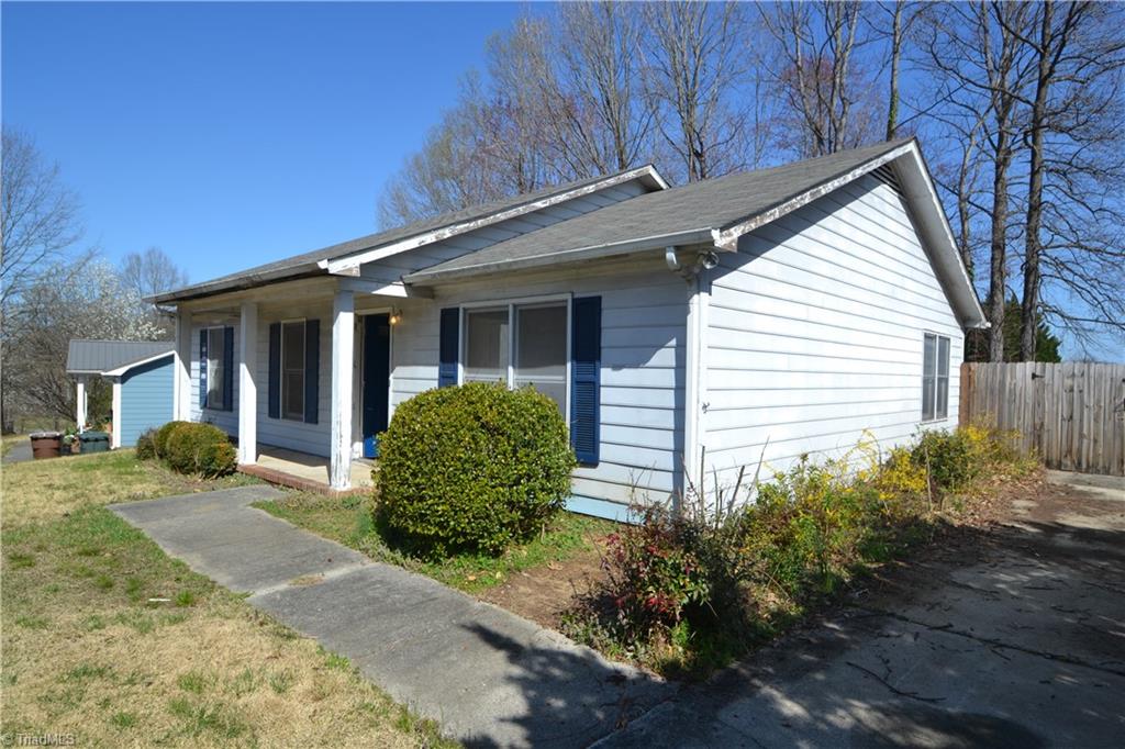 526 Apple Ridge Road Greensboro, NC 27406 - Photo 2 of 12 Gallery Image 2