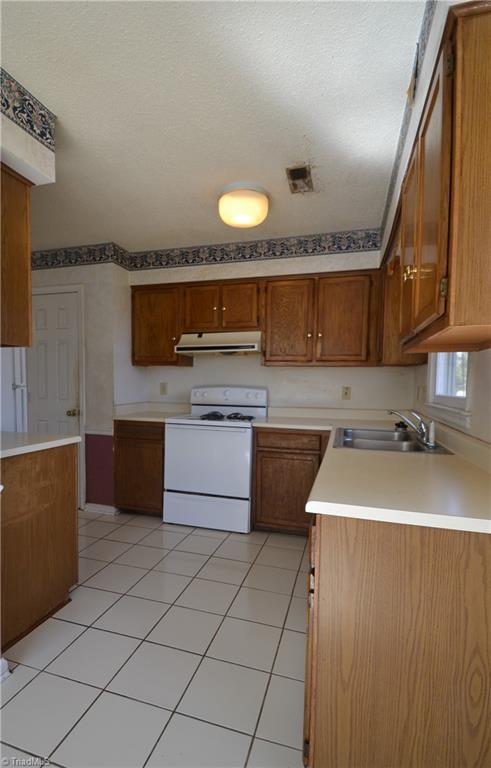 526 Apple Ridge Road Greensboro, NC 27406 - Photo 7 of 12 Gallery Image 7