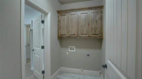 a view of walk in closet