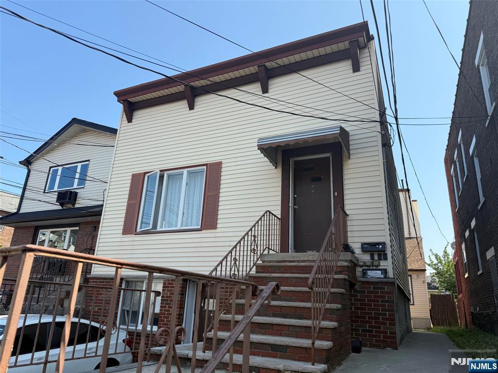 217 Cliff Street, Unit 3 Cliffside Park, NJ 07010 - Photo 1 of 4