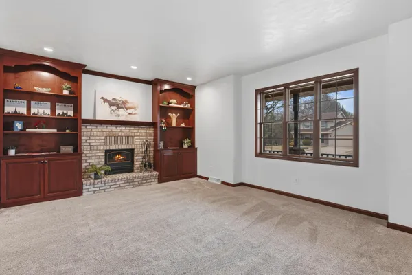 $589,900 | 242 Kiesner Drive, Chilton, WI 53014