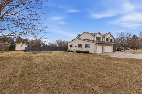 $589,900 | 242 Kiesner Drive, Chilton, WI 53014