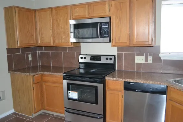 $2,095 | 5917 Beckett Drive, Arlington, TX 76017