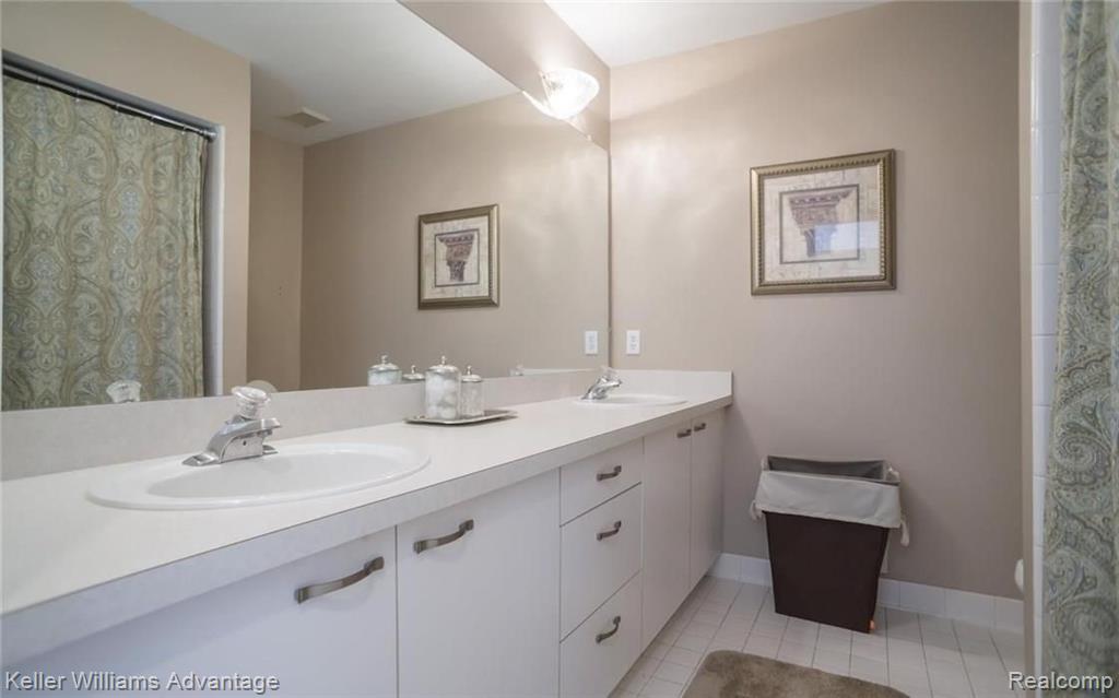 5259 Park Ridge Drive West Bloomfield, MI 48323 - Photo 27 of 39