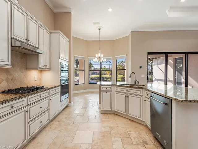$1,495,000 | 2308 Somerset Place, Naples, FL 34120