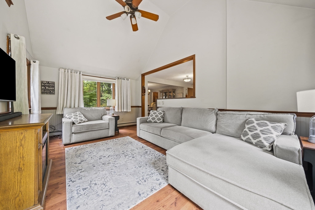 20 Aldana Road Halifax, MA 02338 - Photo 3 of 34