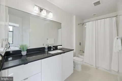 $649,000 | 460 New York Avenue Northwest, Unit 607, Washington, DC 20001