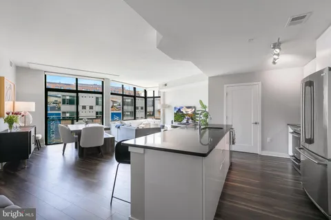 $649,000 | 460 New York Avenue Northwest, Unit 607, Washington, DC 20001