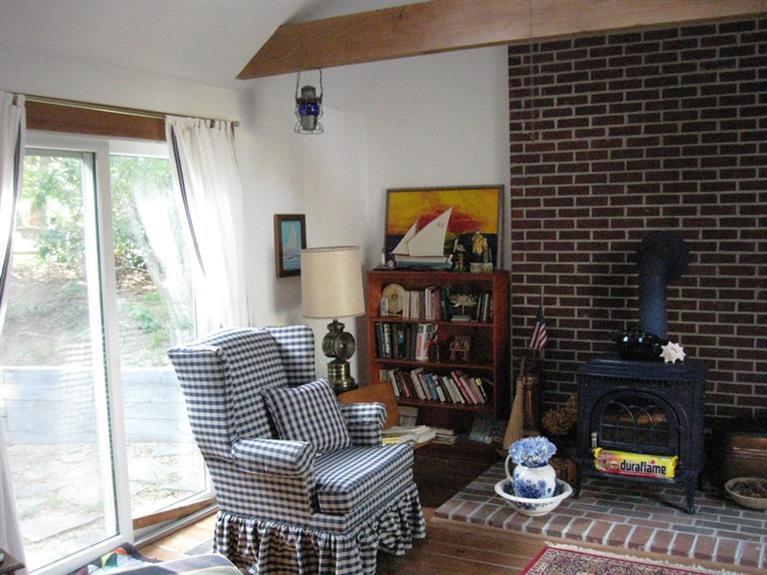 1250 Samoset Road Eastham, MA 02642 - Photo 5 of 29 a living room with furniture