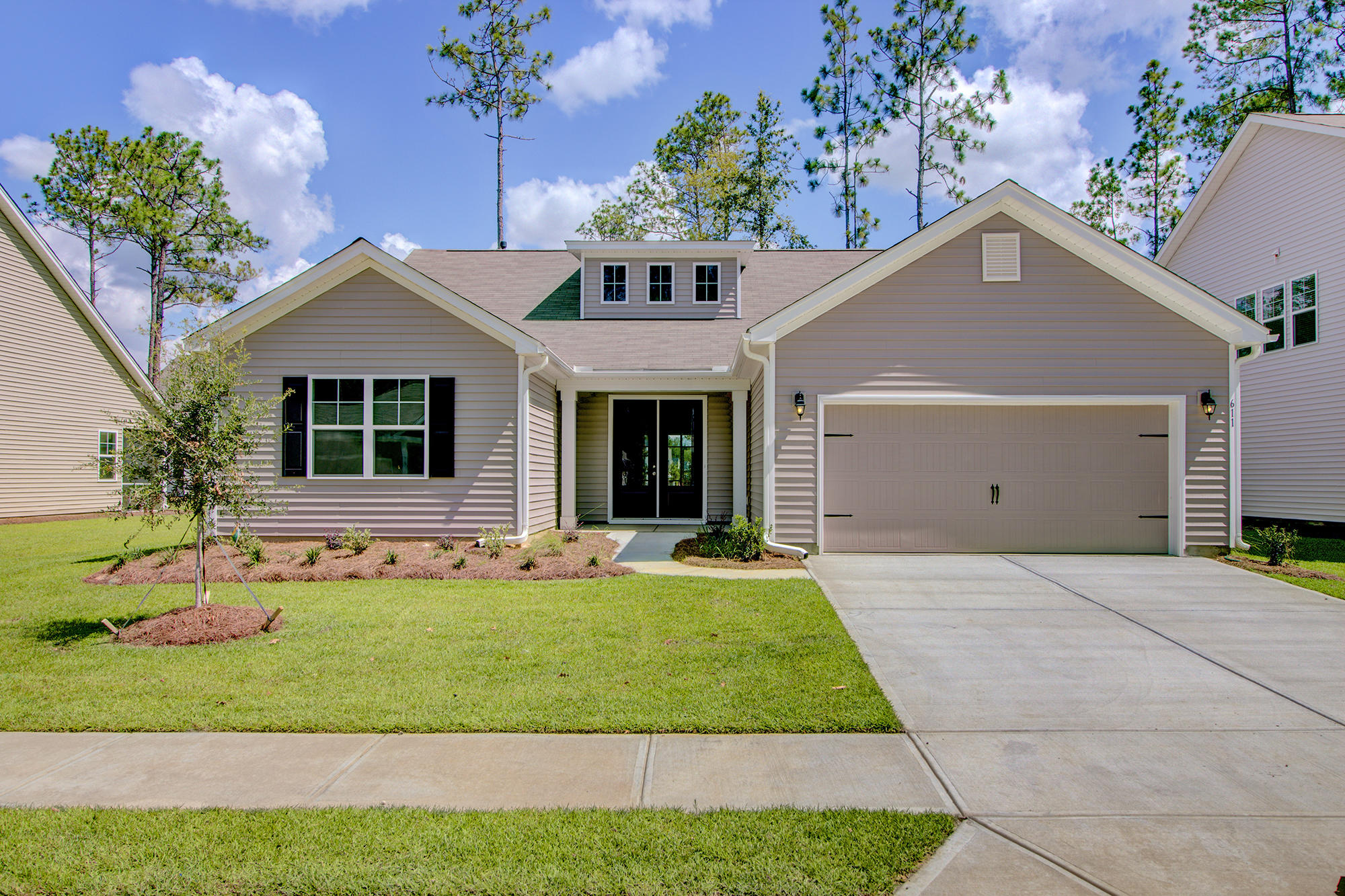 611 Kilarney Road Summerville, SC 29483 - Photo 1 of 52 Set177