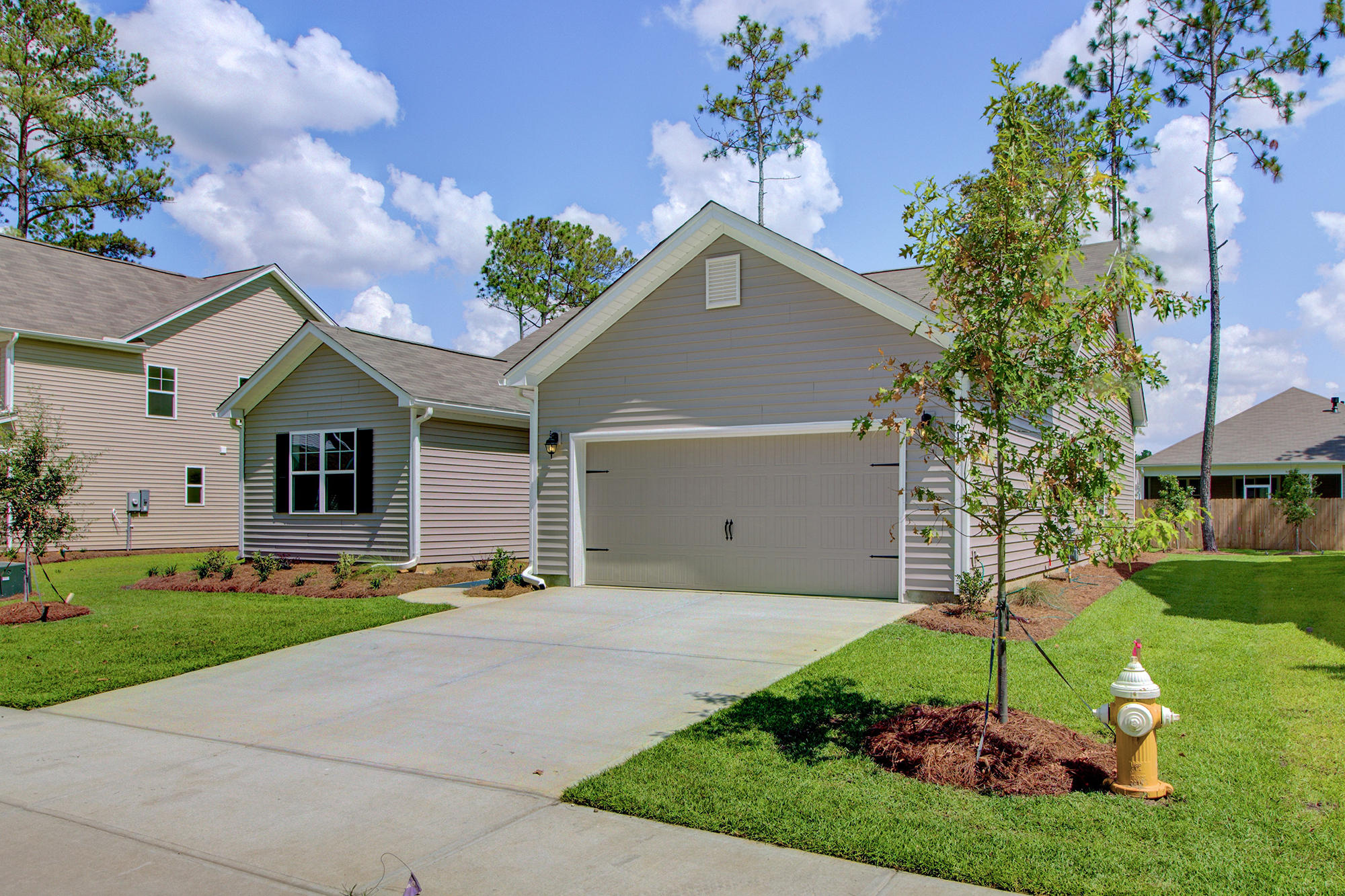 611 Kilarney Road Summerville, SC 29483 - Photo 2 of 52 Set178