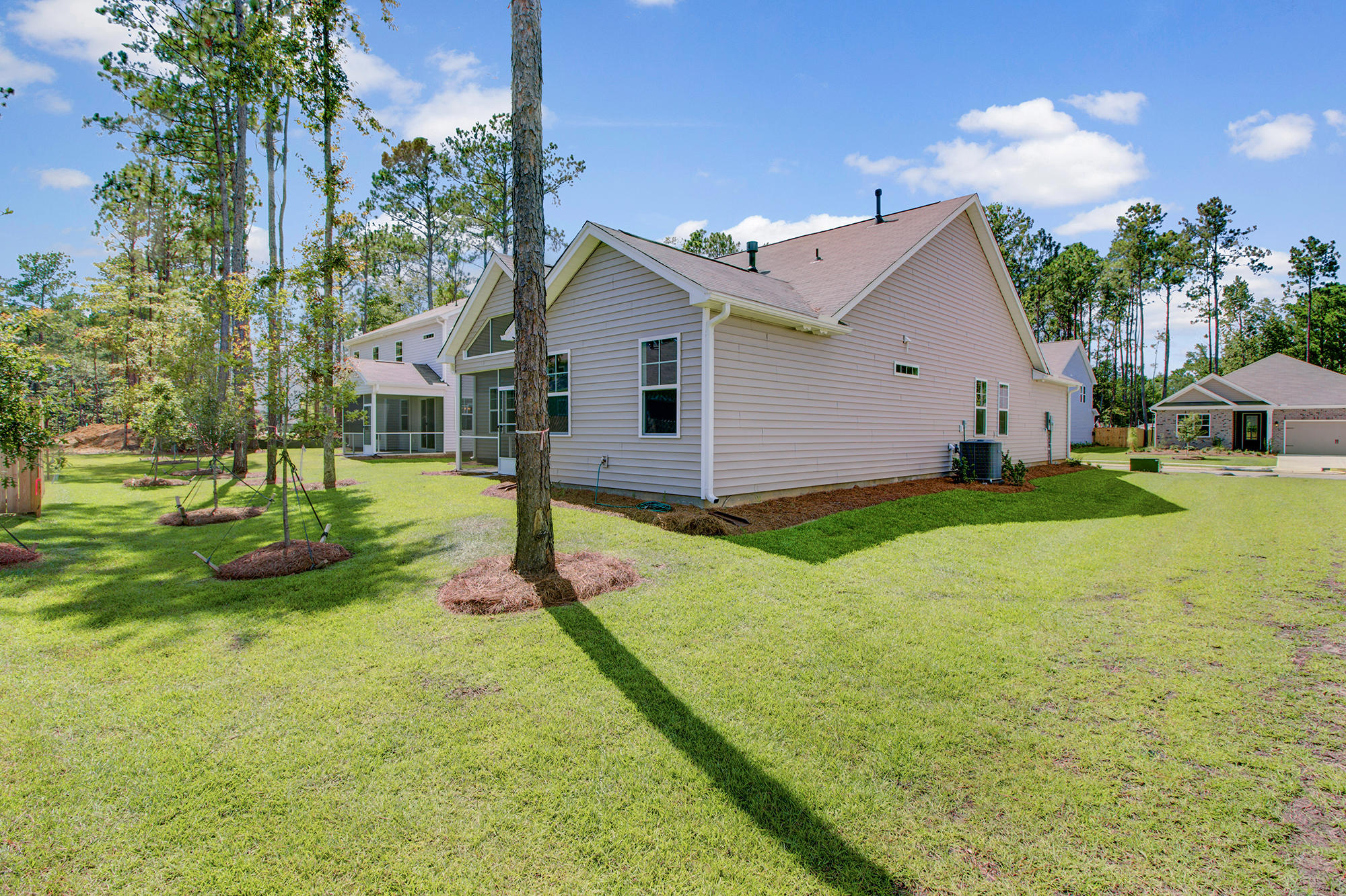 611 Kilarney Road Summerville, SC 29483 - Photo 4 of 52 Set180