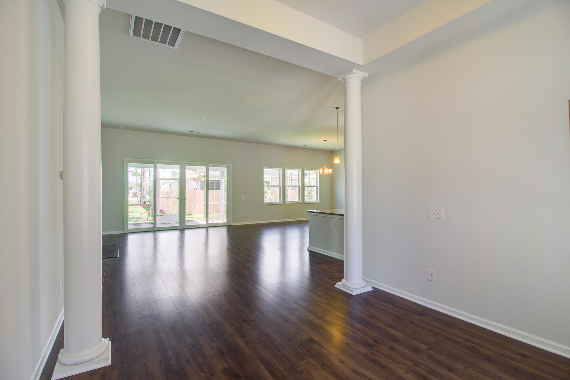 611 Kilarney Road Summerville, SC 29483 - Photo 10 of 52 Set186