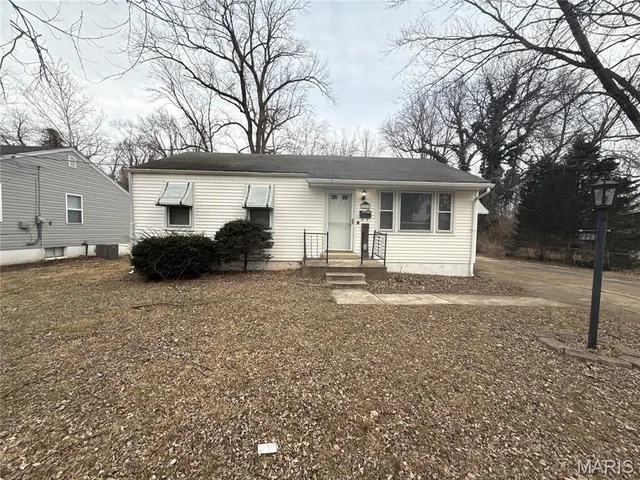 $95,000 | 223 Wiegel Drive, Ferguson, MO 63135