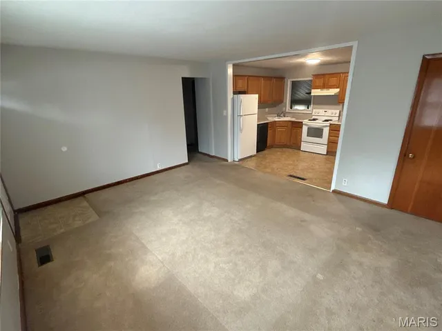 $95,000 | 223 Wiegel Drive, Ferguson, MO 63135