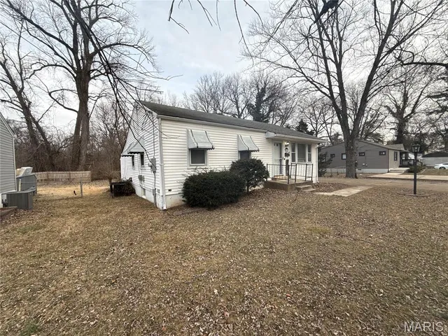 $95,000 | 223 Wiegel Drive, Ferguson, MO 63135
