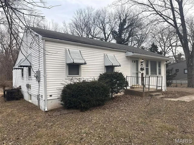 $95,000 | 223 Wiegel Drive, Ferguson, MO 63135