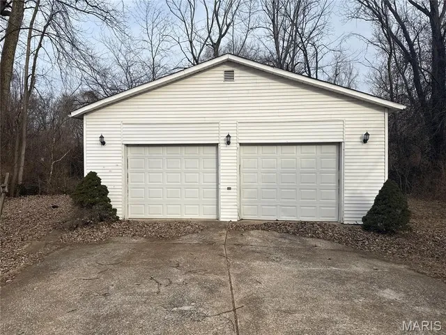 $95,000 | 223 Wiegel Drive, Ferguson, MO 63135