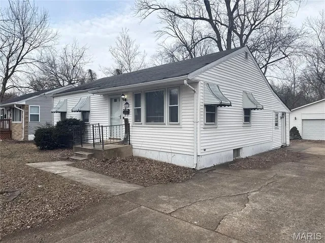 $95,000 | 223 Wiegel Drive, Ferguson, MO 63135