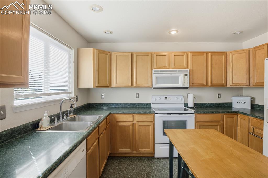 6945 Battle Mountain Road Colorado Springs, CO 80922 - Photo 9 of 32