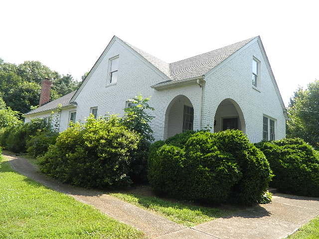 9381 Hardy Road Vinton, VA 24179 - Photo 1 of 19 View of Property
