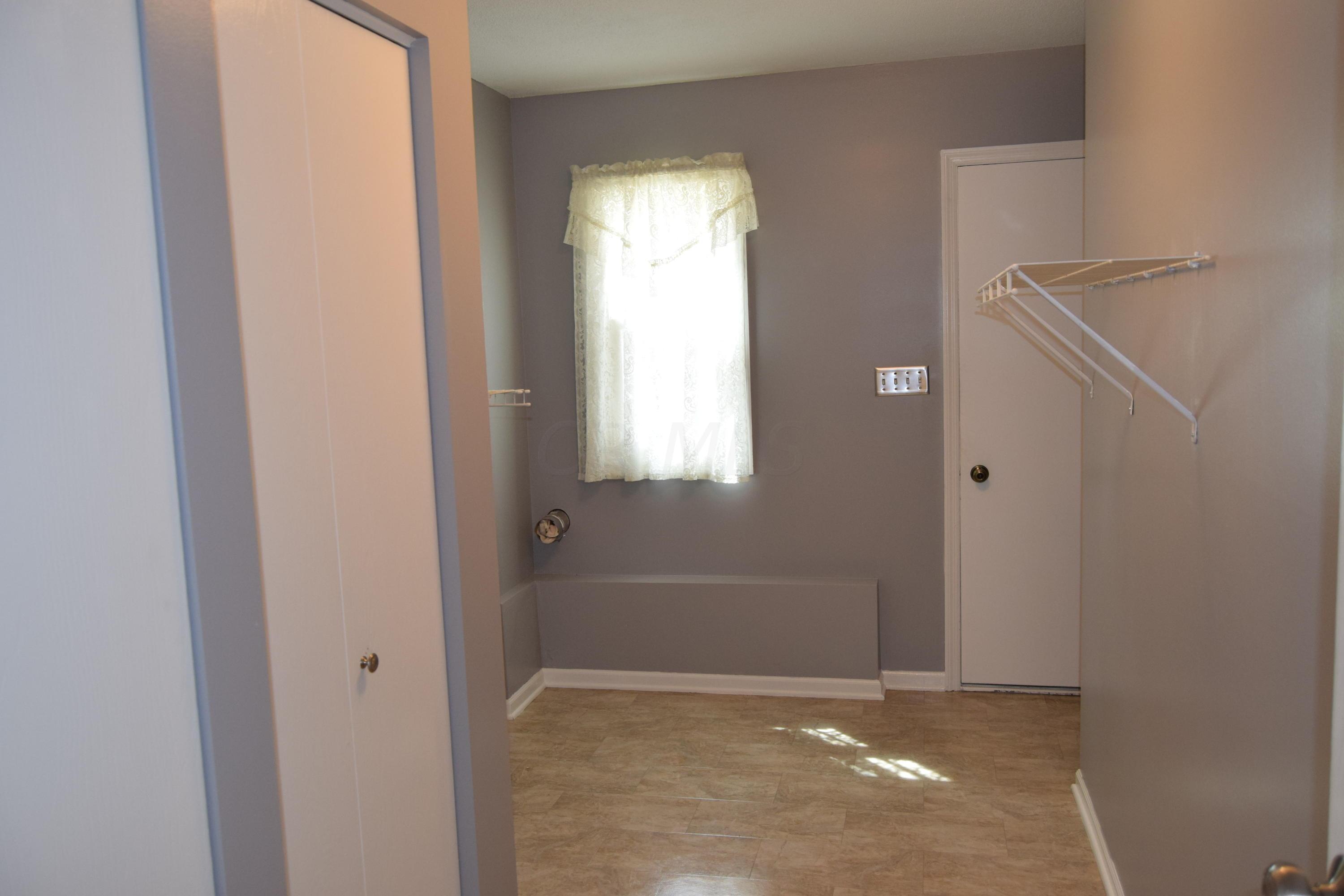 760 South Hampton Road Newark, OH 43055 - Photo 18 of 37 Gallery Image 18