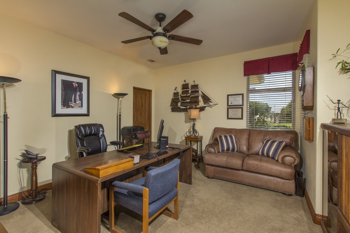 1770 Moonlite Hill Road Fallbrook, CA 92028 - Photo 15 of 25 Bedroom with bath used as office.