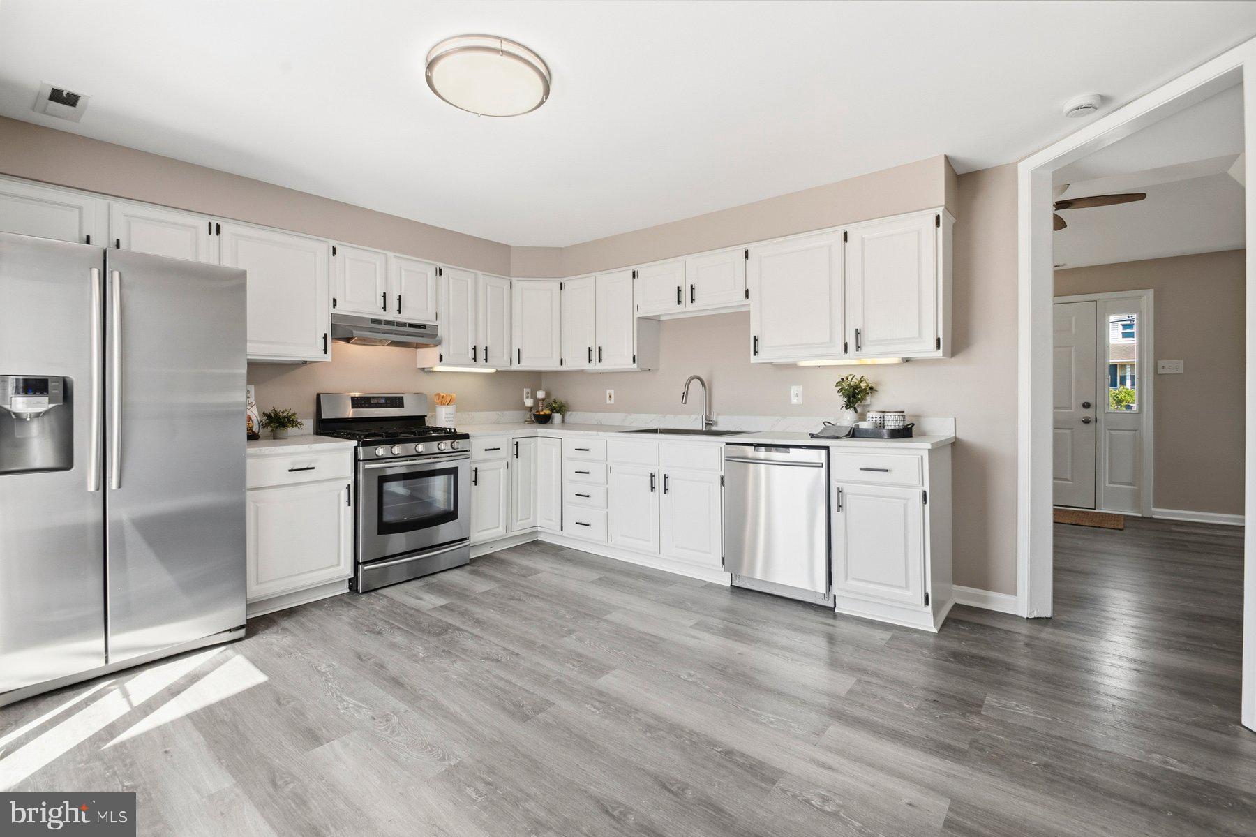 5740 Old Landing Road Elkridge, MD 21075 - Photo 11 of 27 Kitchen