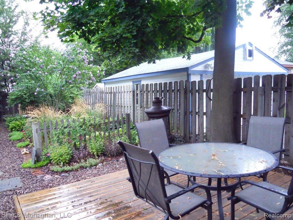 1423 Ruffner Avenue Birmingham, MI 48009 - Photo 2 of 9 backyard deck.jpg