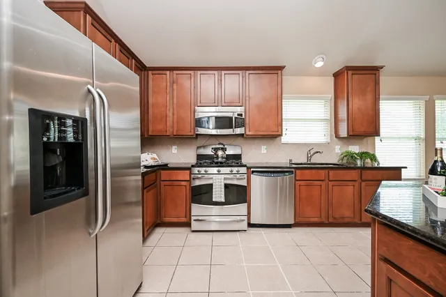 $2,500 | 8010 Durham Run Lane, Richmond, TX 77407