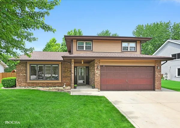 $475,000 | 29 Mayfair Lane, Aurora, IL 60504