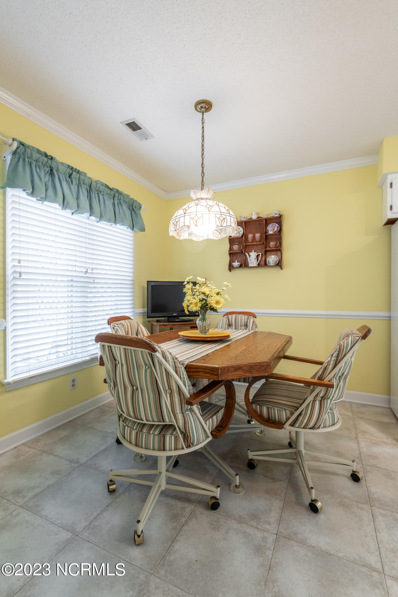 2081 Quail Ridge Road, Unit A Greenville, NC 27858 - Photo 14 of 36 2081-A_Quail_Ridge-19