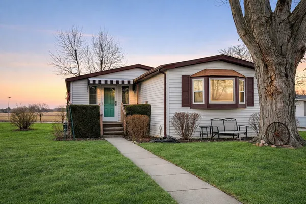 $29,900 | 31 Poplar Drive, Sandwich, IL 60548