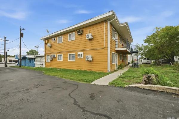 $799 | 6641 San Pedro Avenue, San Antonio, TX 78216