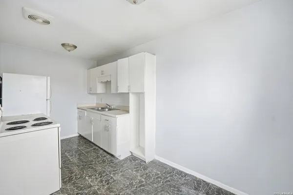 $799 | 6641 San Pedro Avenue, San Antonio, TX 78216