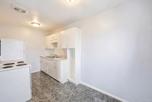 $799 | 6641 San Pedro Avenue, San Antonio, TX 78216