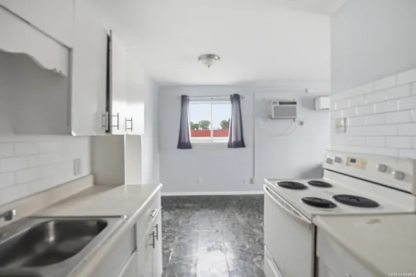 $799 | 6641 San Pedro Avenue, San Antonio, TX 78216