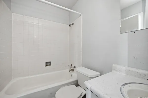 $799 | 6641 San Pedro Avenue, San Antonio, TX 78216