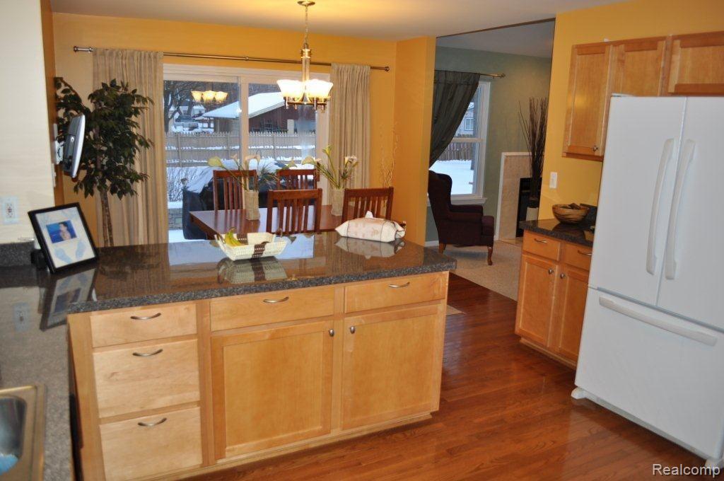 19710 Merriman Road Livonia, MI 48152 - Photo 6 of 21 5_Dining2