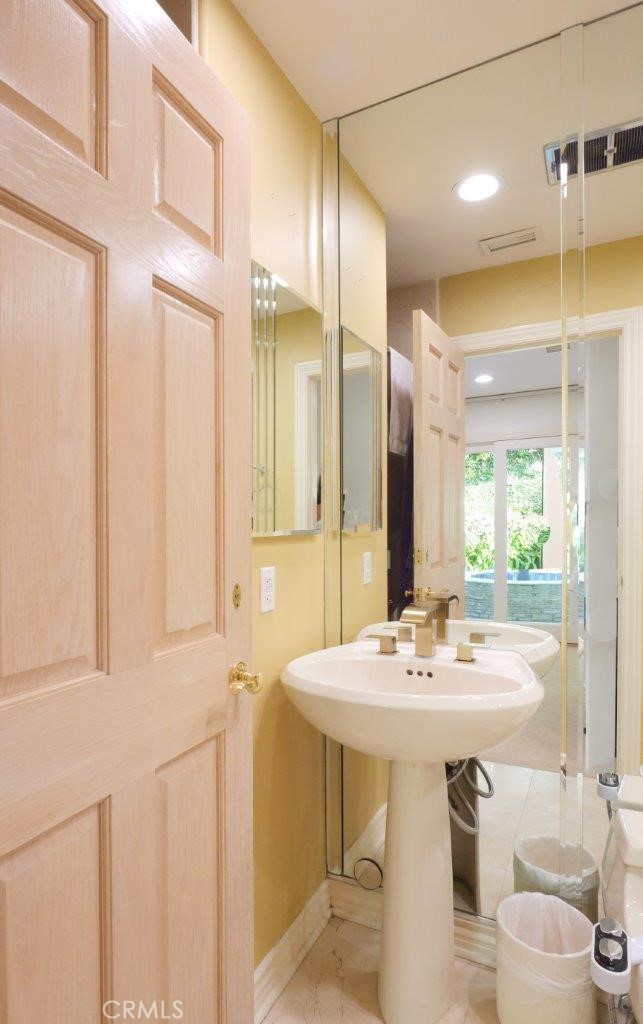 14 Georgeff Road Rolling Hills, CA 90274 - Photo 42 of 71 En-Suite Bathroom in Bedroom #4