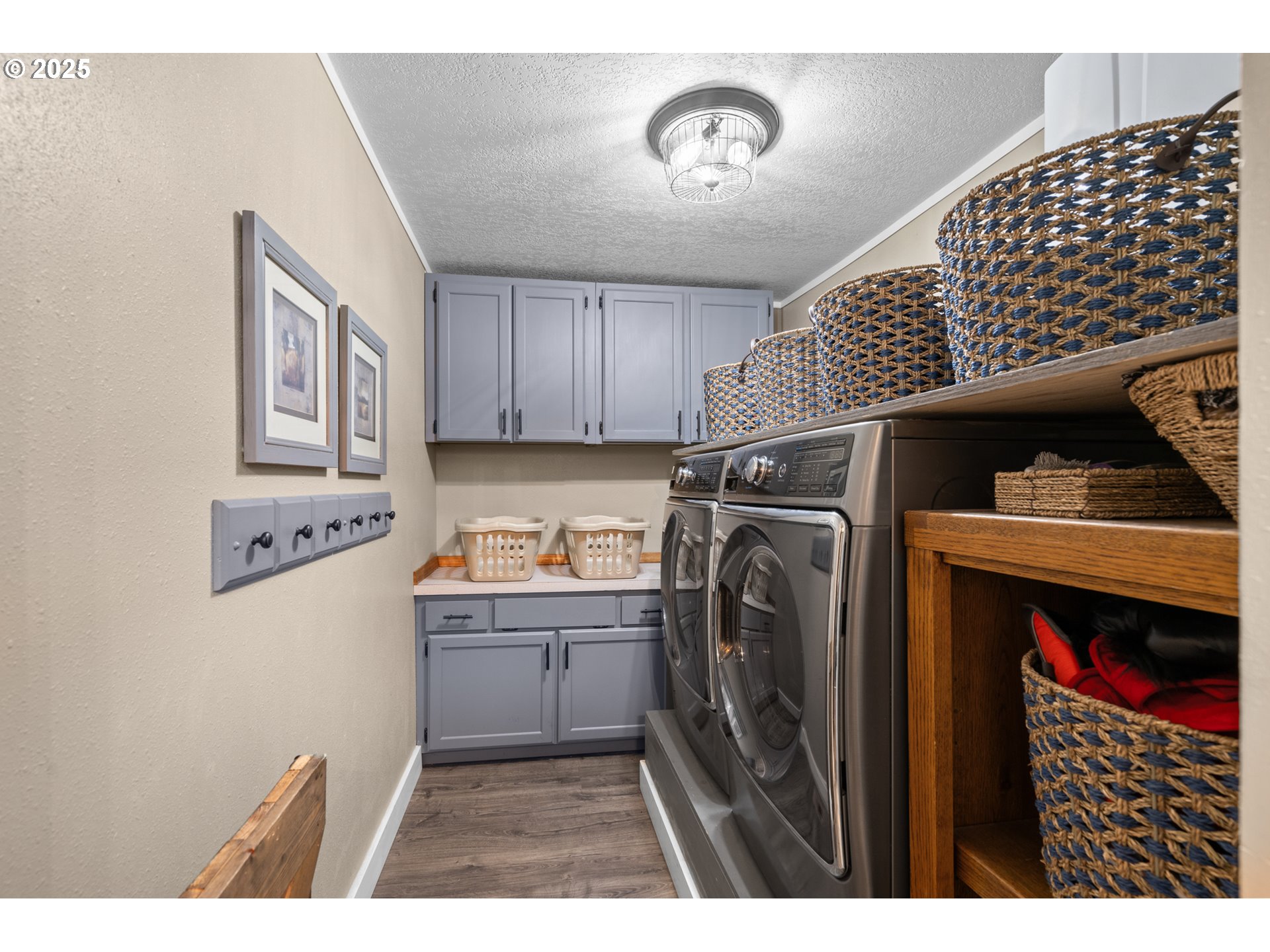 1328 Southwest 44th Street Pendleton, OR 97801 - Photo 19 of 43 a utility room with dryer and washer