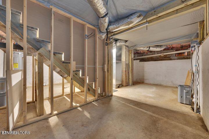 230 Unaka Street Greeneville, TN 37743 - Photo 33 of 45 20251108181844735682000000-o