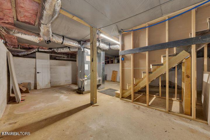 230 Unaka Street Greeneville, TN 37743 - Photo 34 of 45 20251108181843395732000000-o