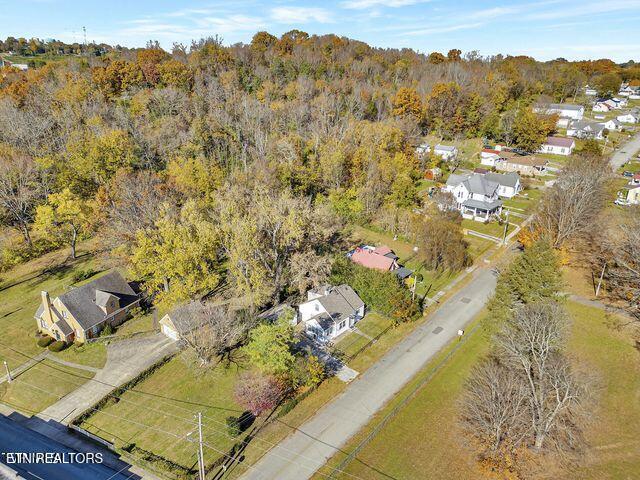 230 Unaka Street Greeneville, TN 37743 - Photo 5 of 45 20251108181634667941000000-o