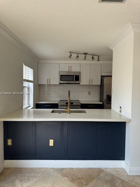 15242 Southwest 30th Terrace Miami, FL 33185 - Photo 10 of 41